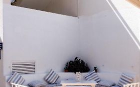 Amore Hotel Apts  3*